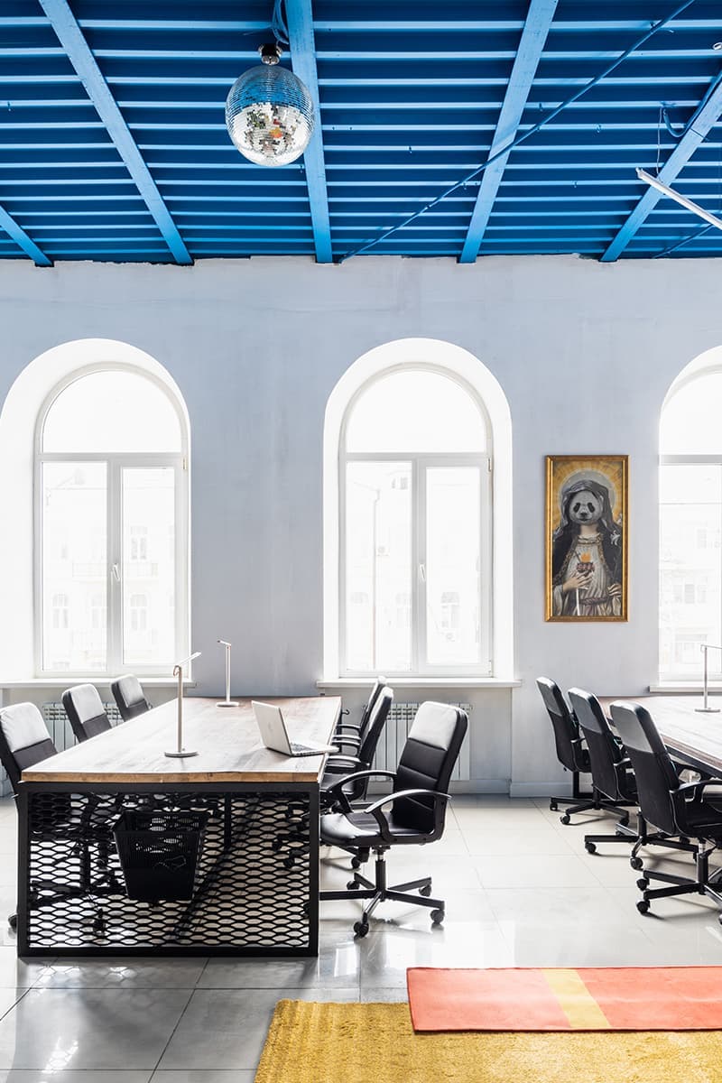 Офис в здании конца XIX века – проект студии ArchBlack