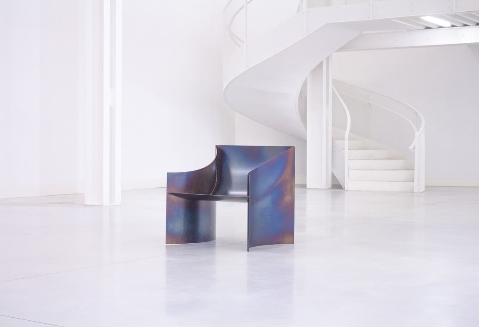 One curve chair, дизайн: Objects with Narratives, Бельгия