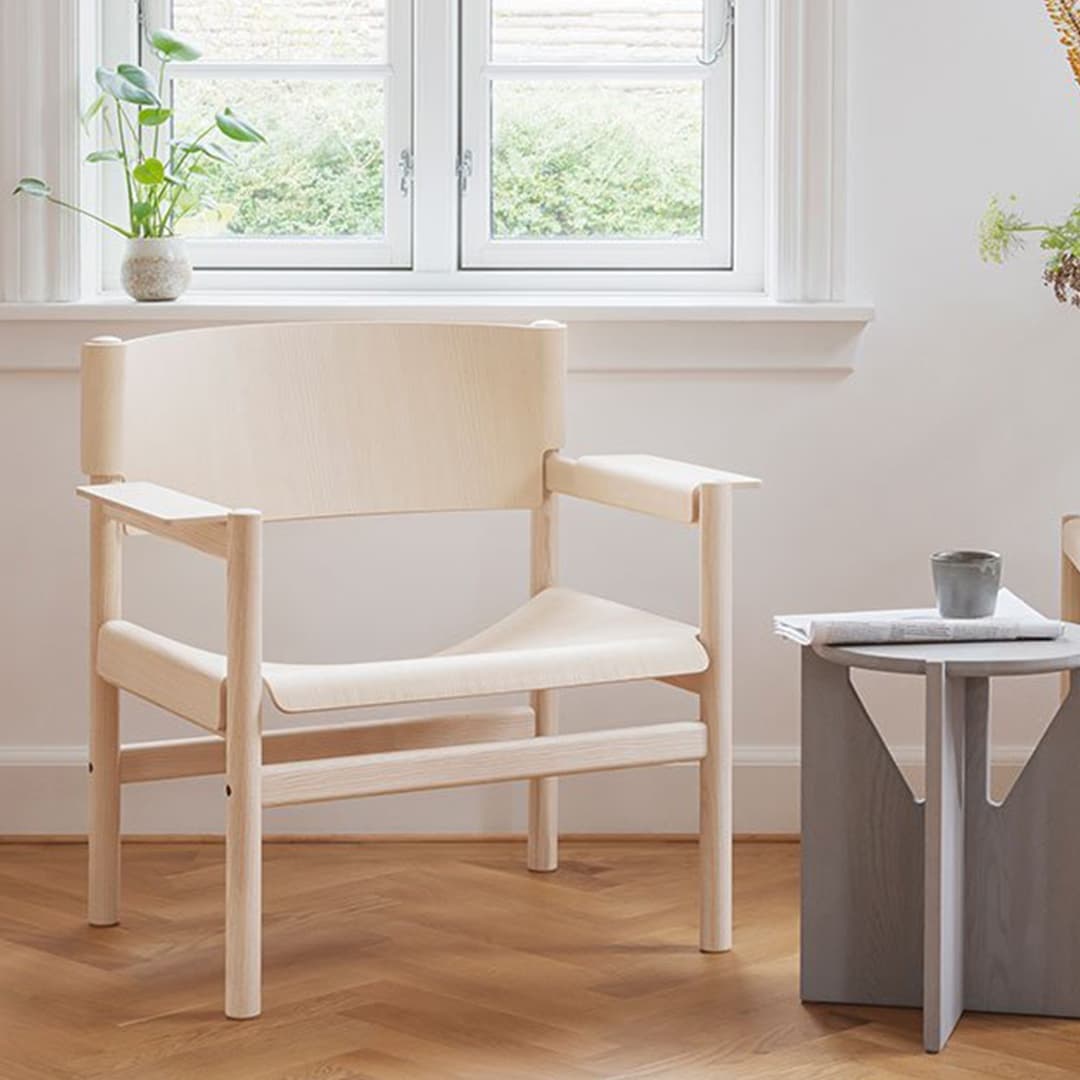 Sling Lounge Chair. TAKT