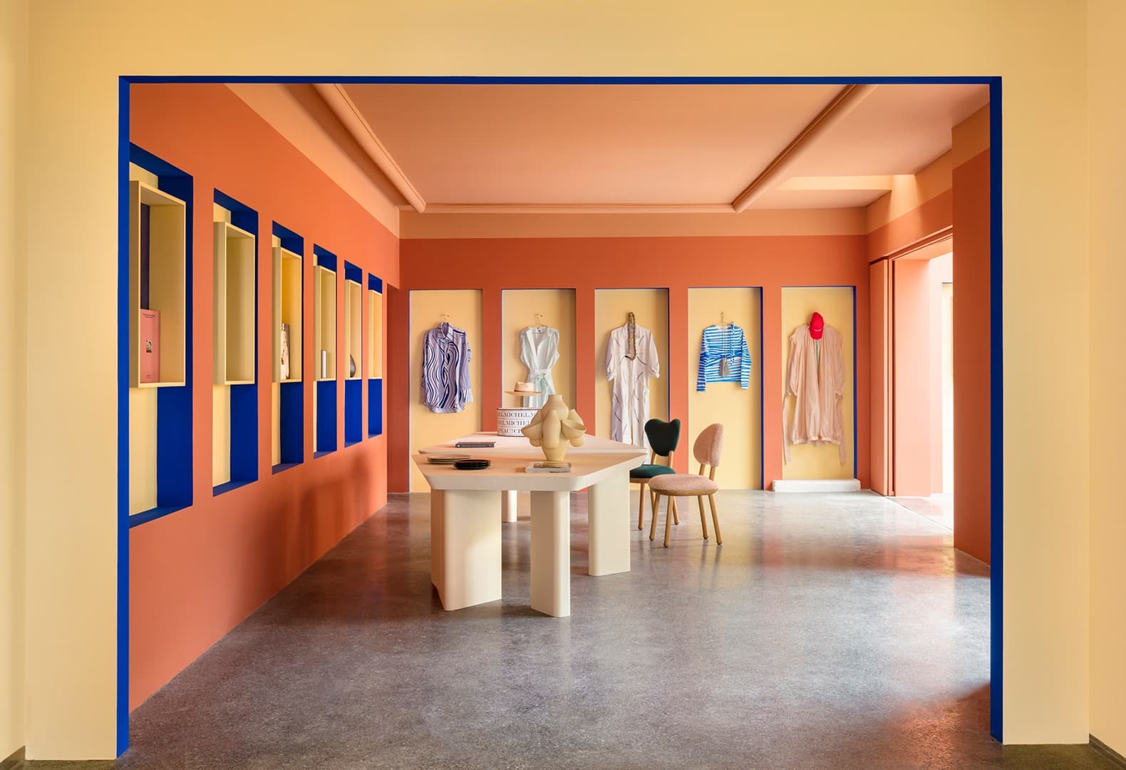 Интерьер магазина villa Noailles разработал Пьер Йованович