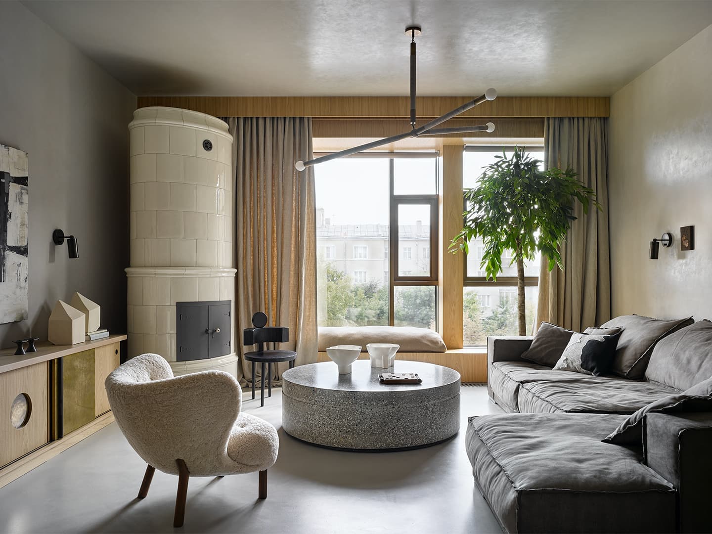 Московские апартаменты с камином – проект бюро Workshop studio