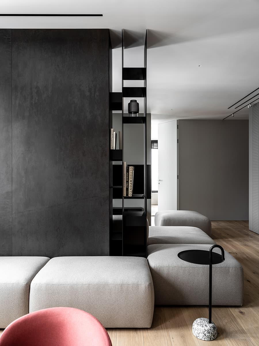 Сдержанная и стильная квартира – проект студии MOPS
