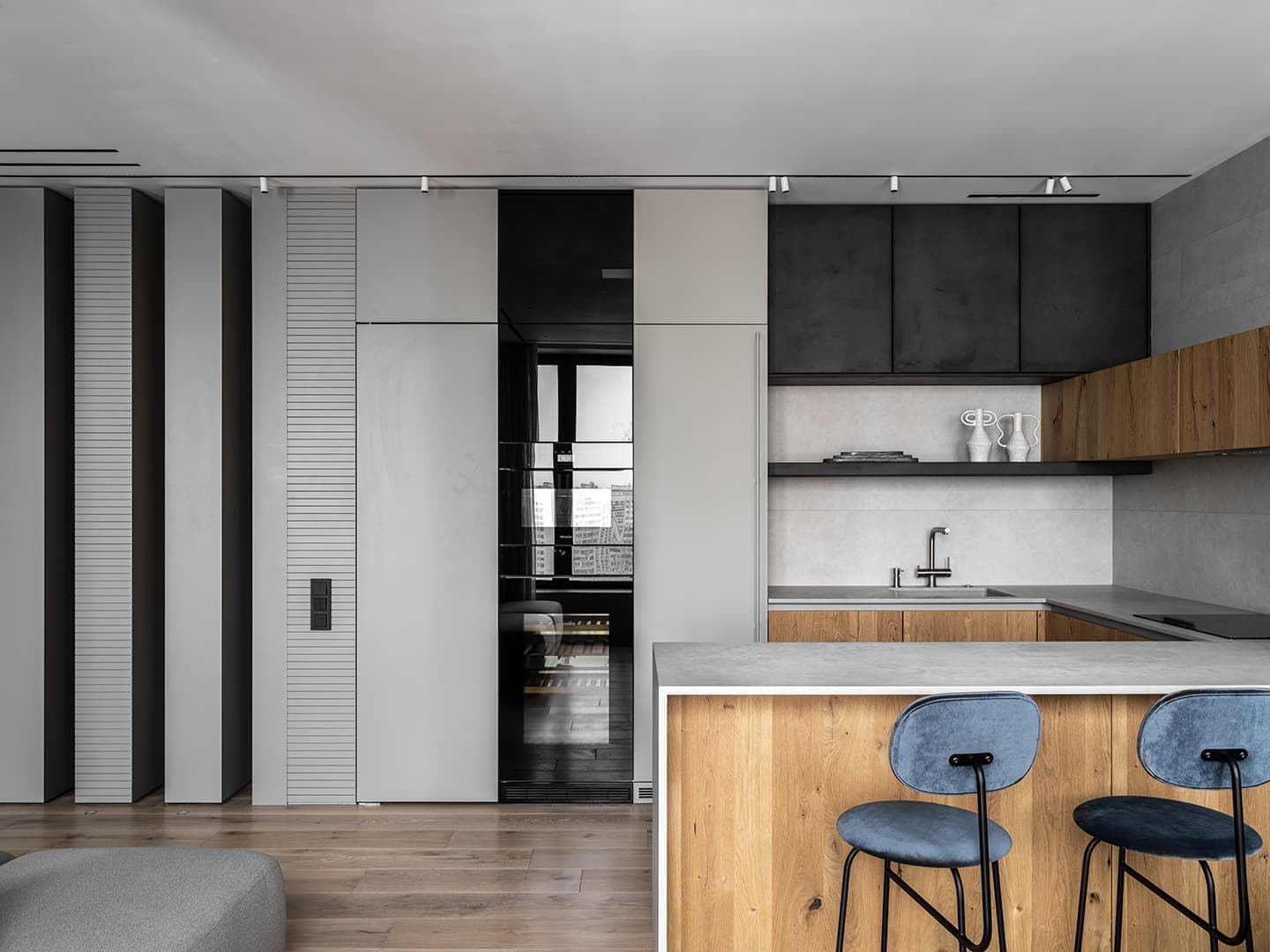 Сдержанная и стильная квартира – проект студии MOPS