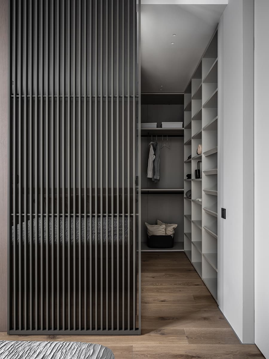 Сдержанная и стильная квартира – проект студии MOPS