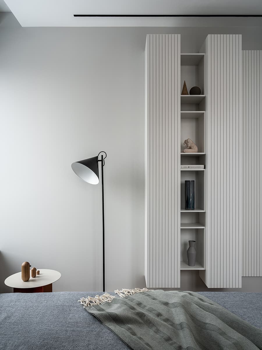 Сдержанная и стильная квартира – проект студии MOPS