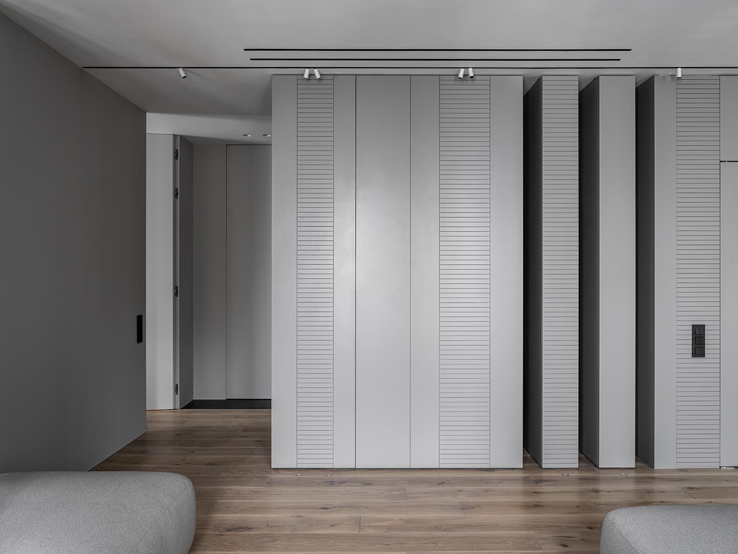 Сдержанная и стильная квартира – проект студии MOPS