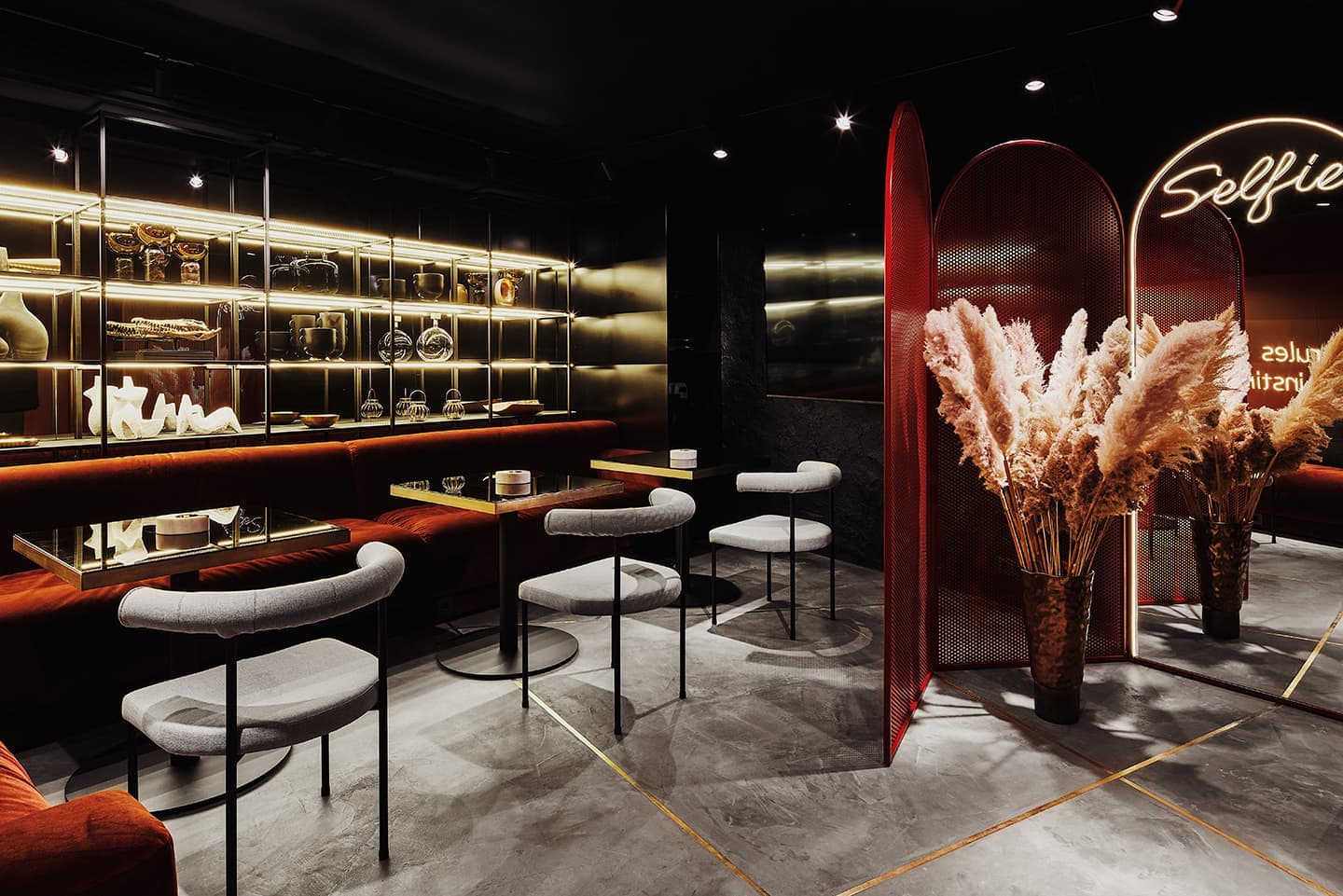 Лаунж-бар в особняке XIX века – проект дизайнера Алины Цауни