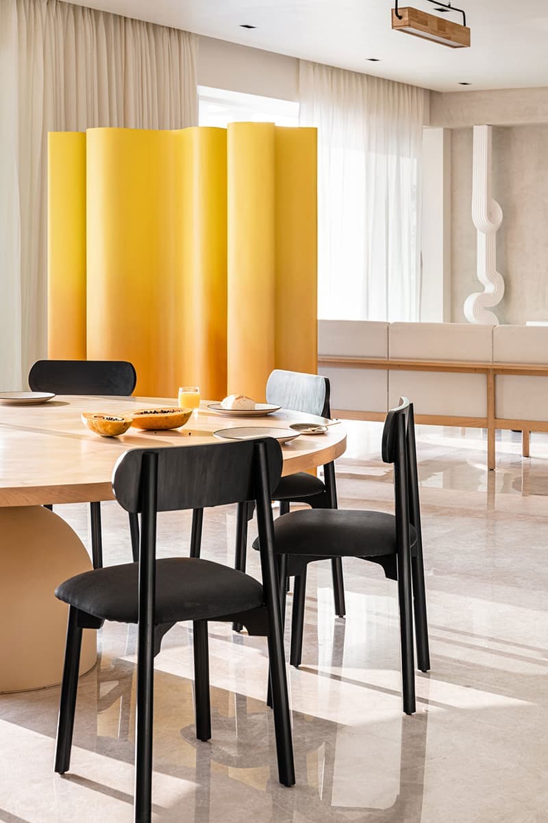 Просторные апартаменты с авангардными элементами в Индии – проект студии The Act of Quad