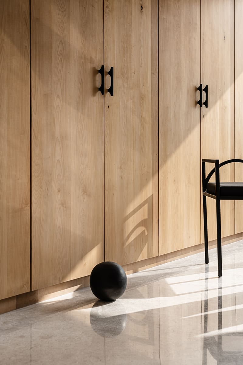 Просторные апартаменты с авангардными элементами в Индии – проект студии The Act of Quad