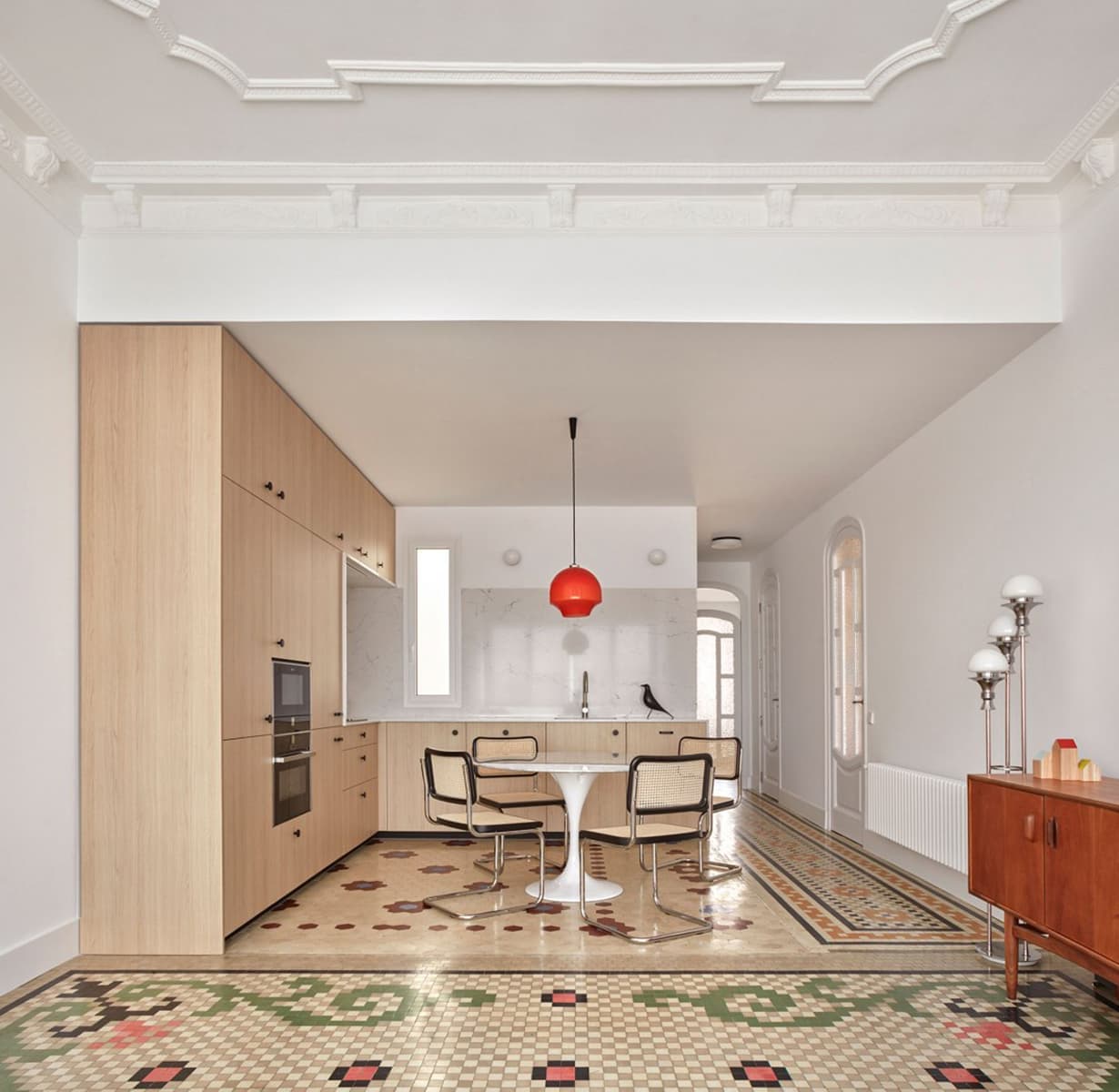 Отремонтированная квартира в здании 1920-х годов – проект студии DG Arquitecto