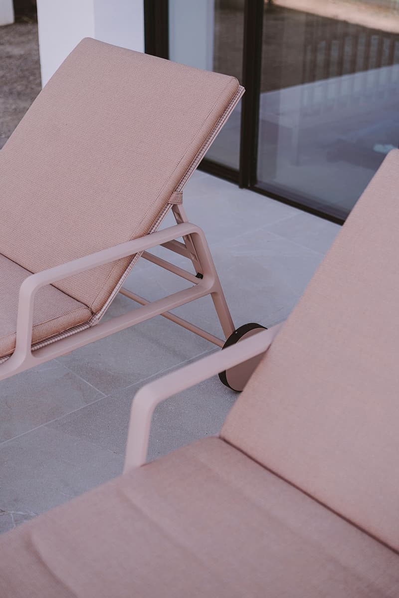 Двухэтажная вилла на острове Майорка с акцентом на ремесла – проект бюро Paradowski Studio