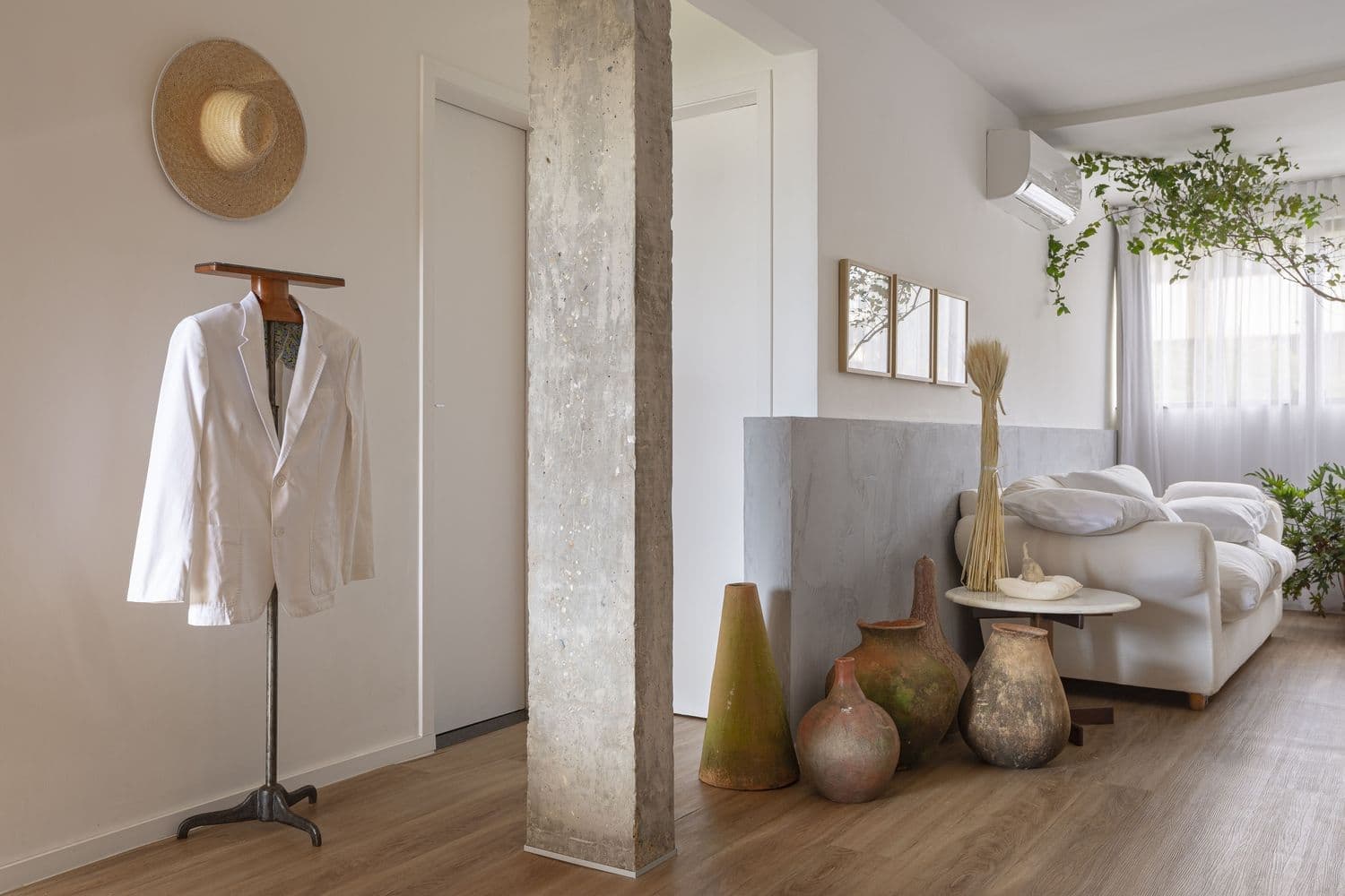 Апартаменты с кирпичными стенами – проект студии EB Arquitetos