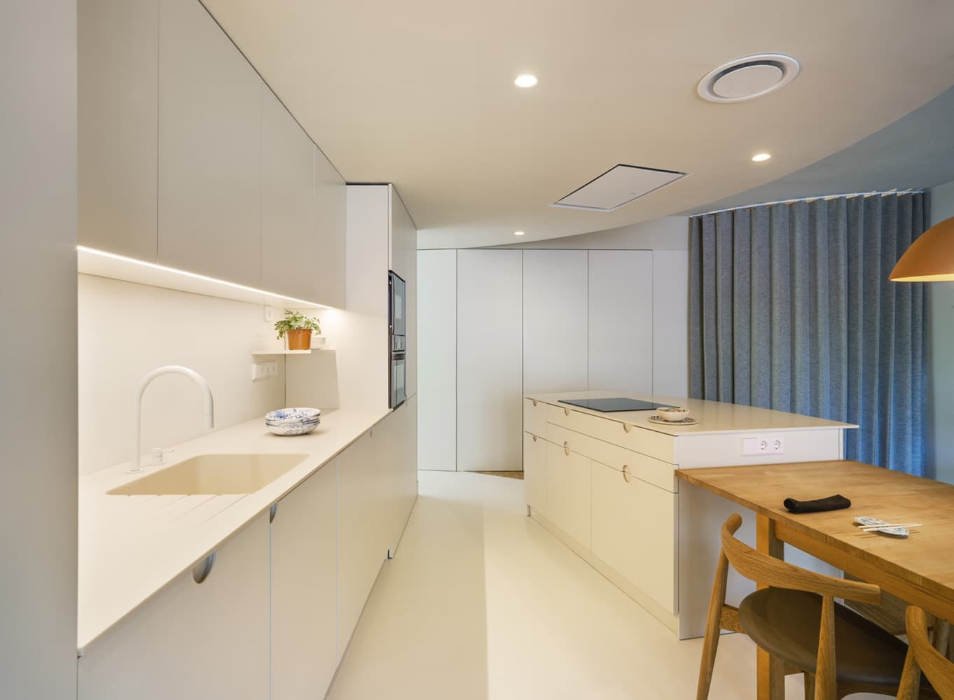 Испанская квартира с необычной планировкой – проект студии Laura Ortin Arquitectura