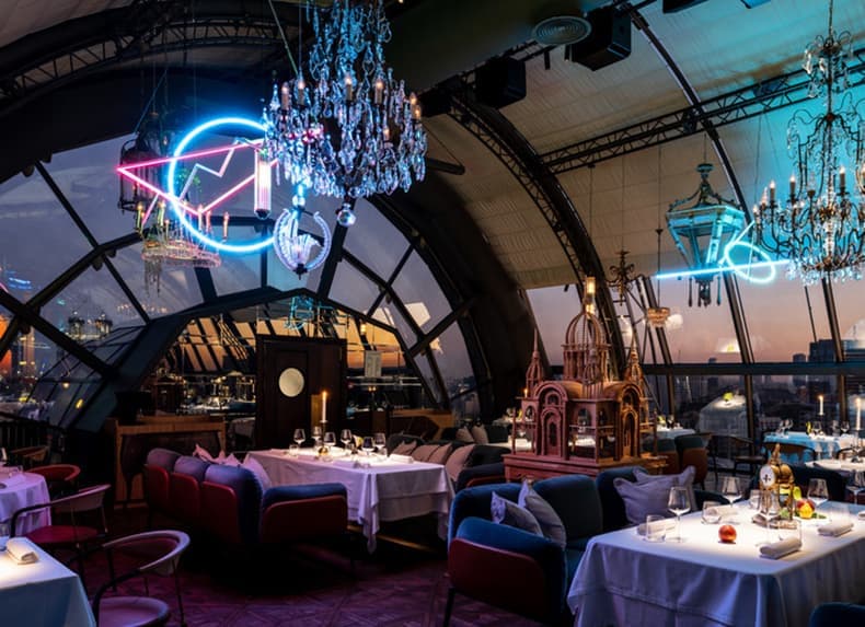 Наталья Белоногова. Интерьер ресторана «Белый кролик». Фото: Михаил Лоскутов