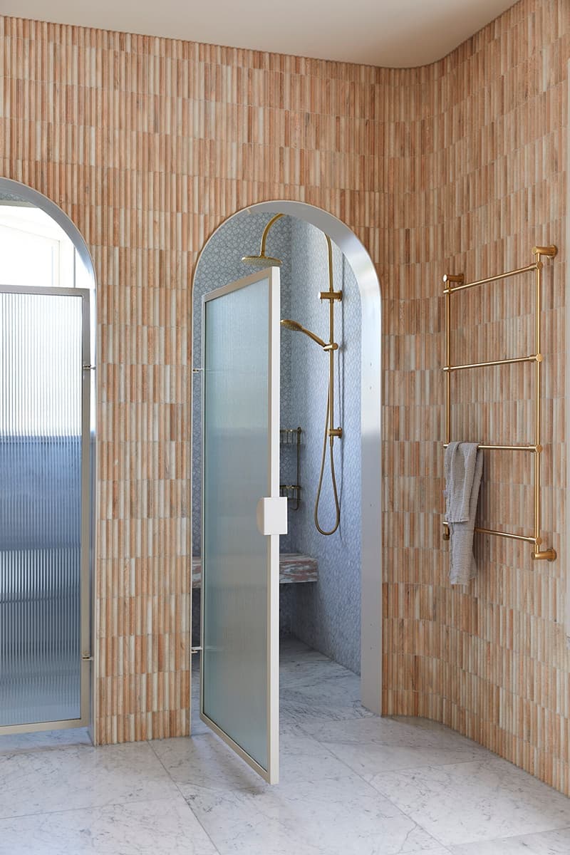 Театральный интерьер дома в Мельбурне – проект Kennedy Nolan