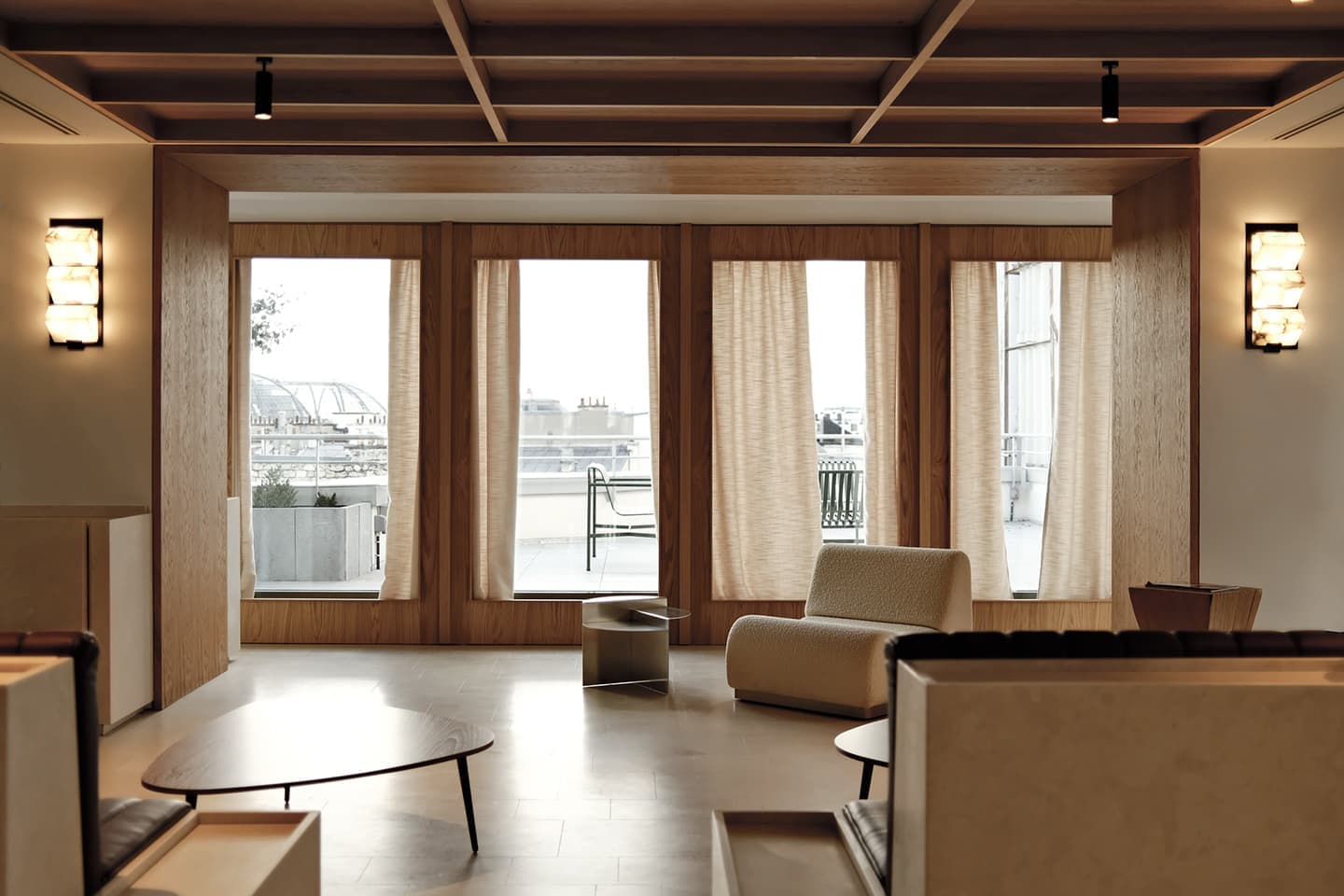 По-домашнему уютный офис в Париже – проект Hauvette & Madani и Луи Денаво