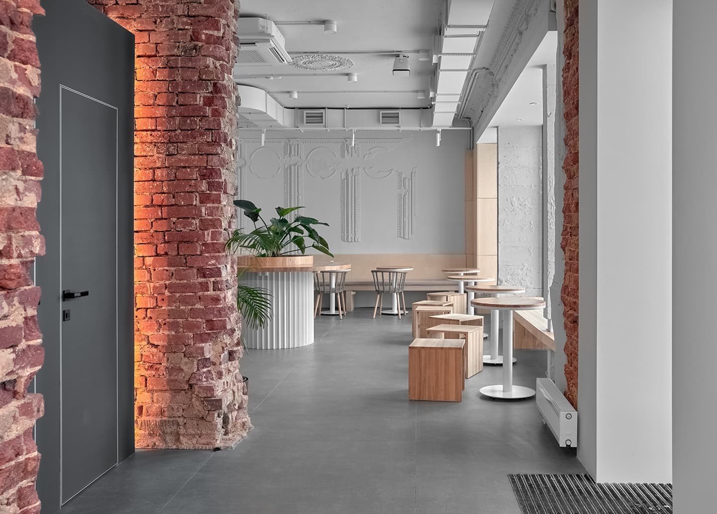 «Плавающая во времени» квартира 1930х годов – проект французской студии Hauvette & Madani