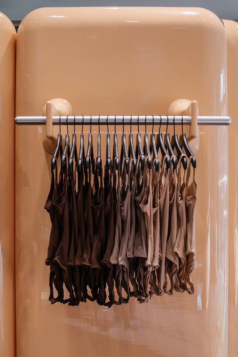 Глянцевый интерьер для магазина SKIMS в Париже – проект Вилло Перрона