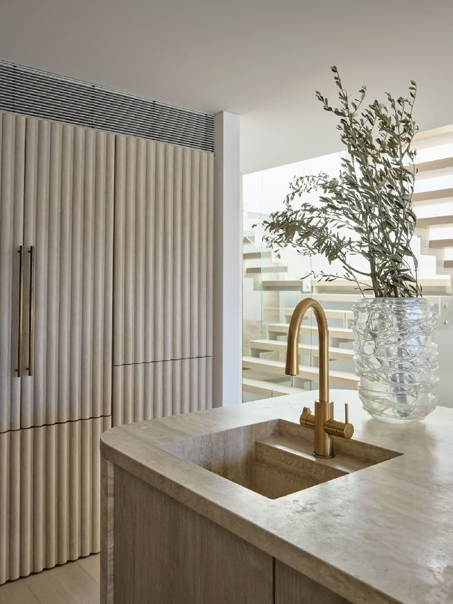 Гламурный пляжный дом в Сиднее – проект студии Nina Maya interiors