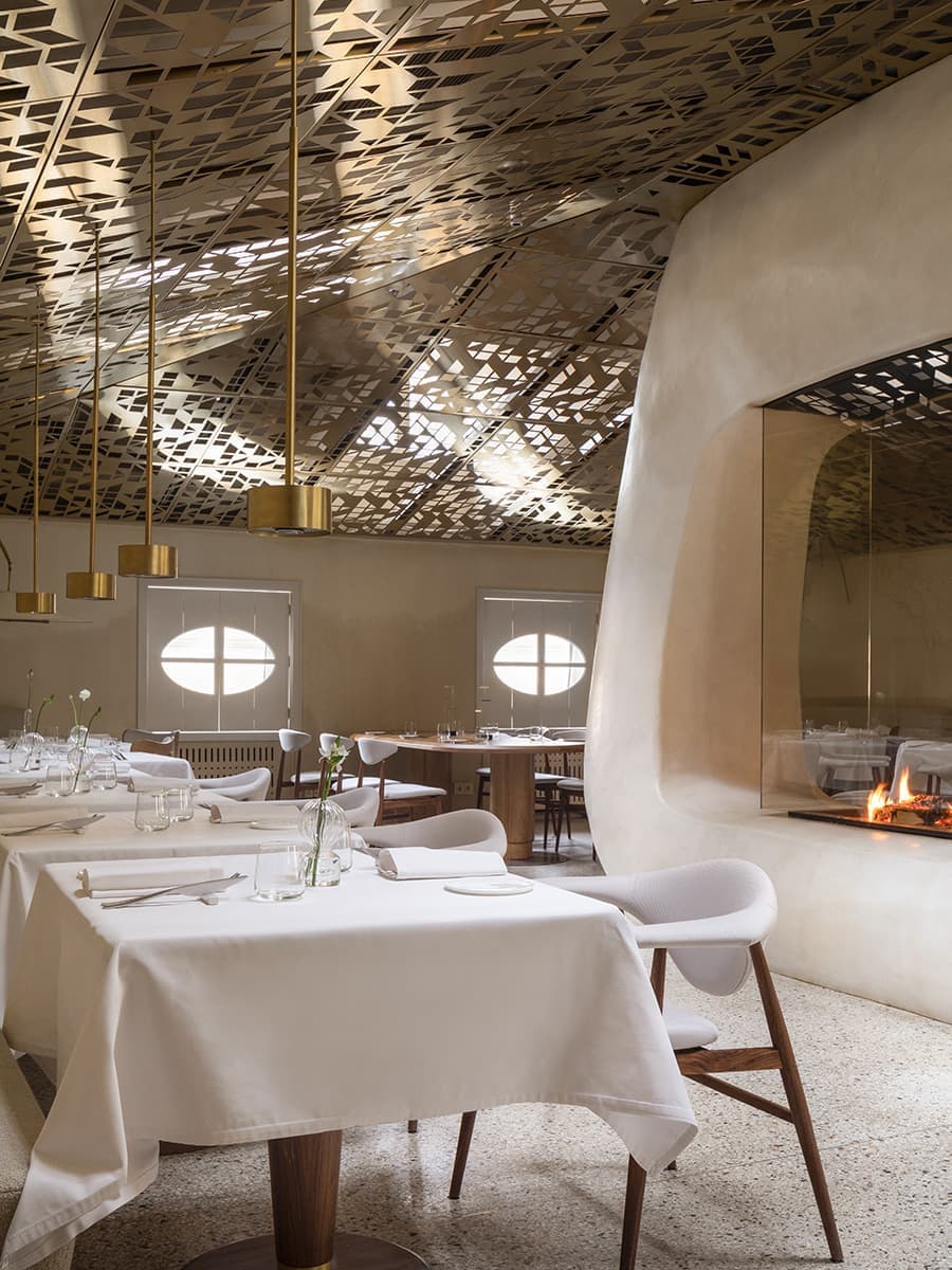 Дуалистичный интерьер московского ресторана Artest – проект дизайн-бюро Veter