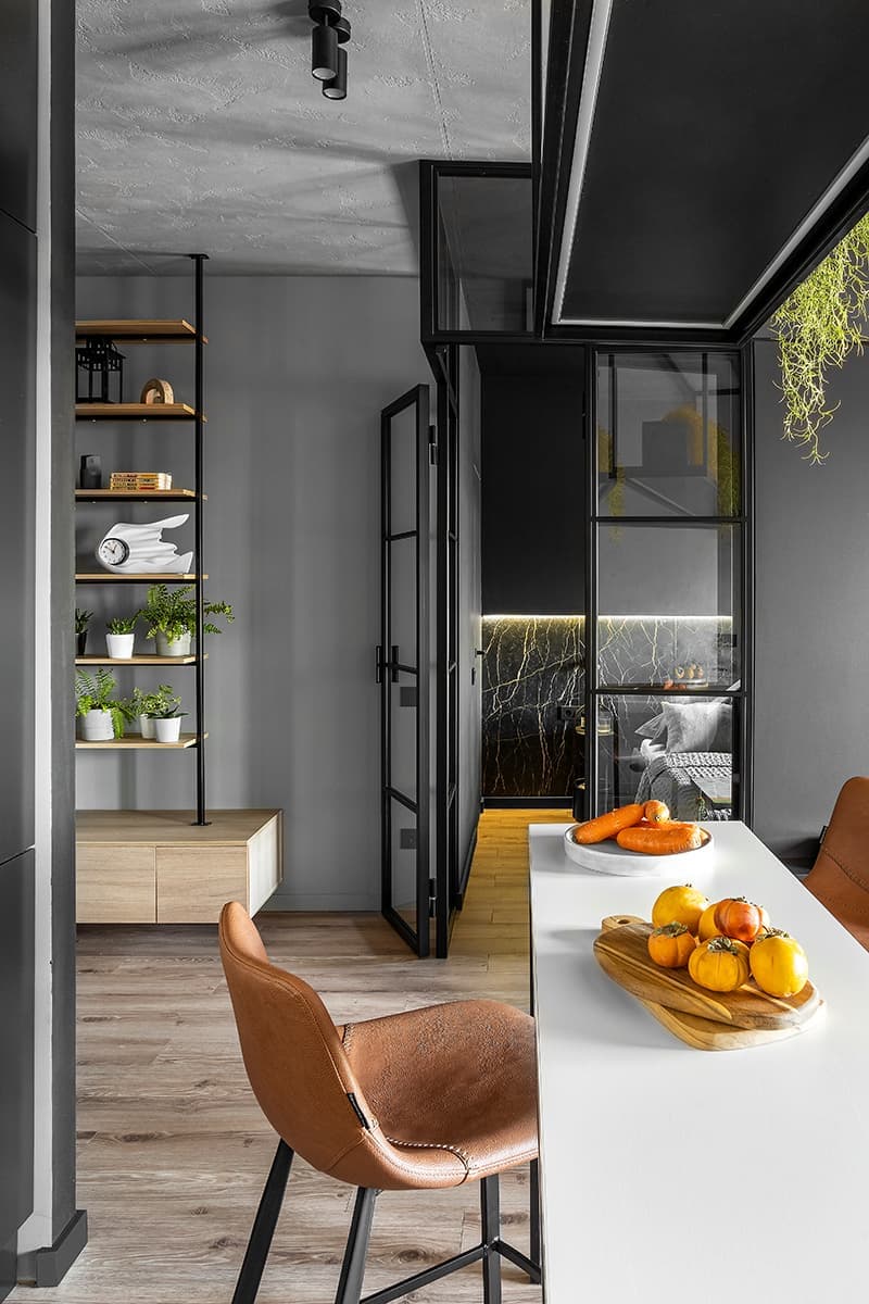 Искусство, декор и зонирование в небольшой московской студии – проект команды дизайн-бюро KIDZ