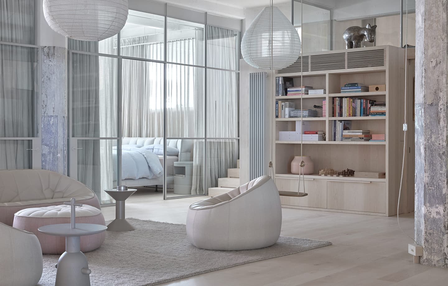 Безмятежный интерьер квартиры в промышленном здании – проект дизайн-студии O’Connor and Houle