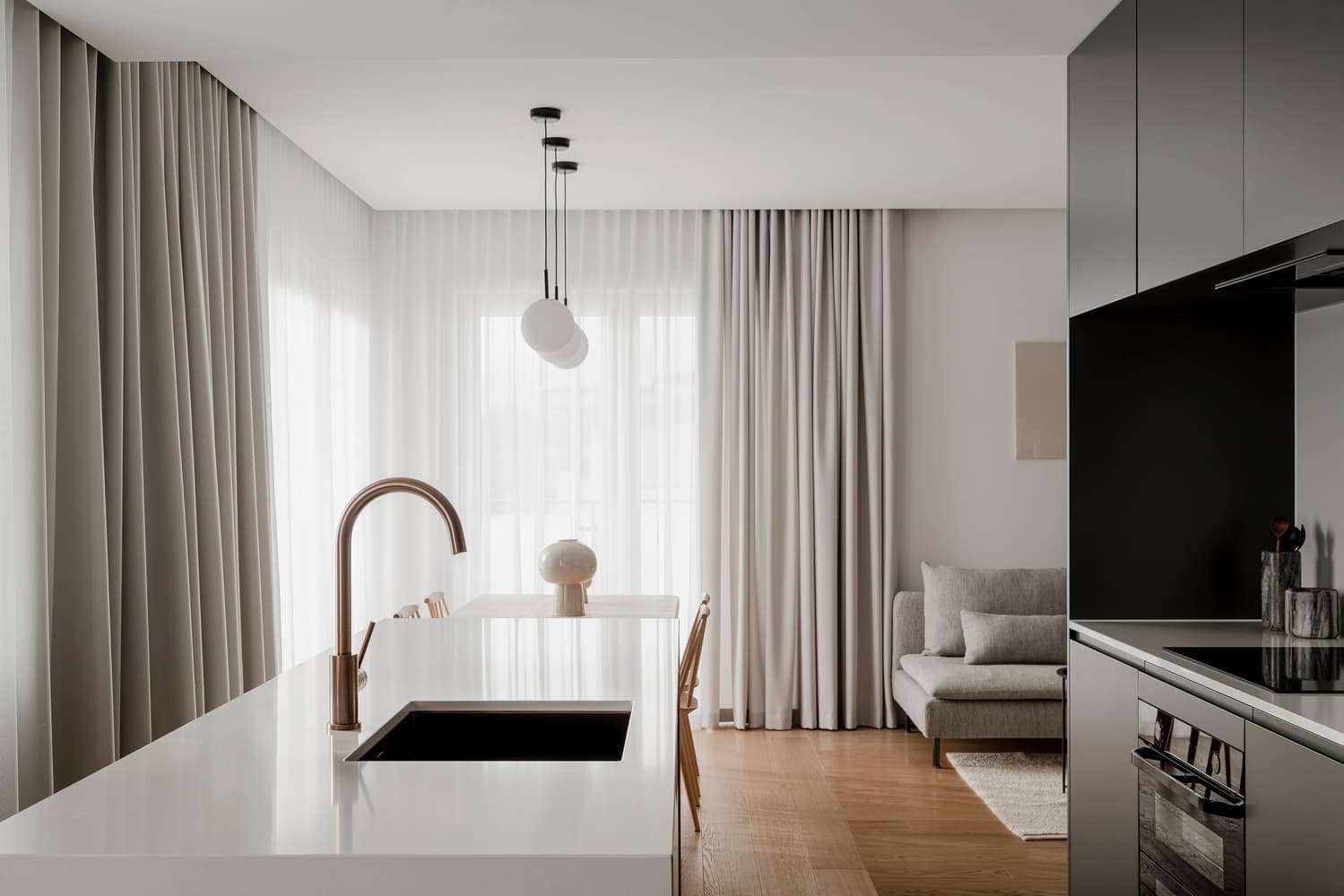 Аскетичный интерьер компактной квартиры в Польше – проект дизайн-бюро ACOS