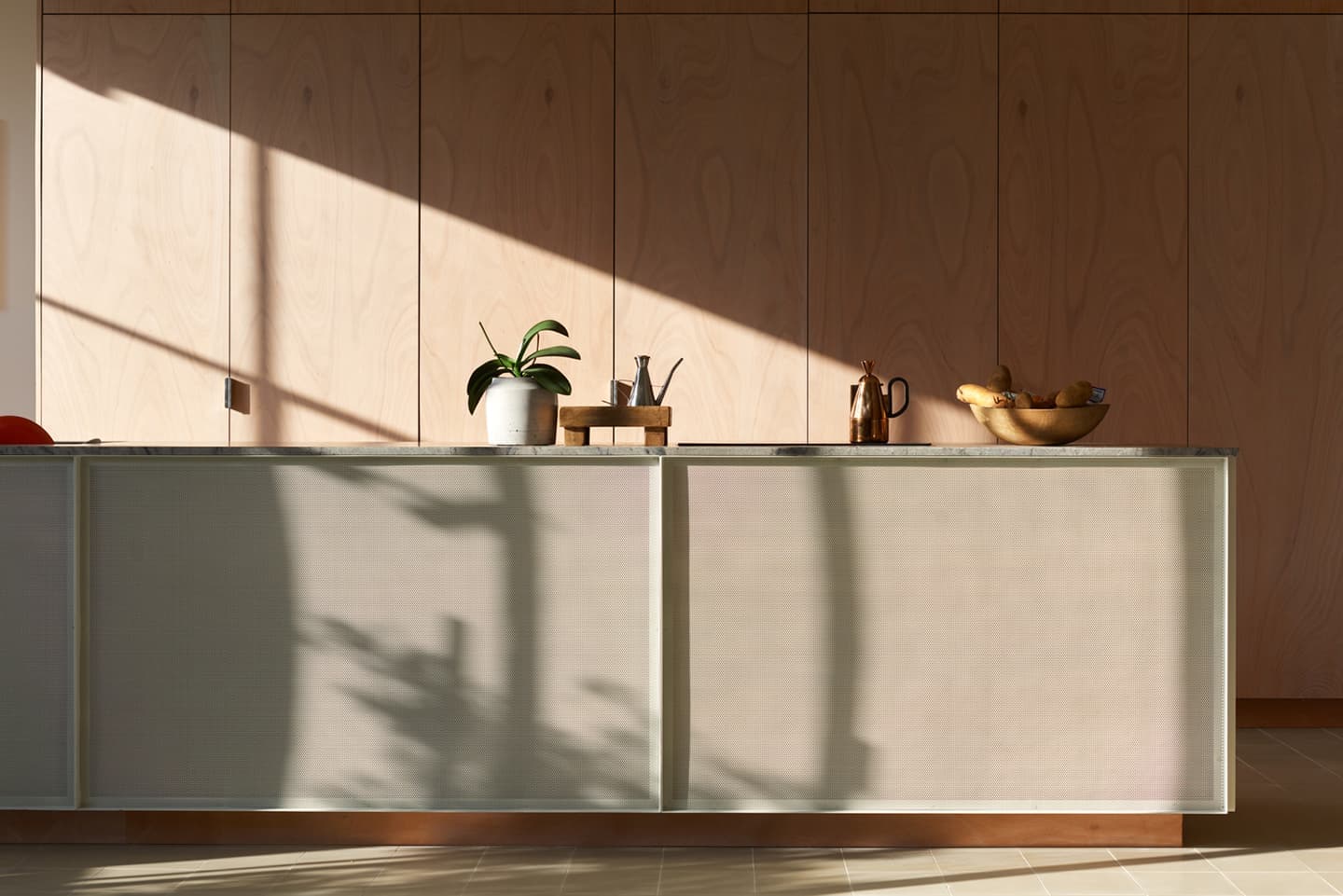 Квартира с зеленой лоджией в Тель-Авиве – проект Salty Architects