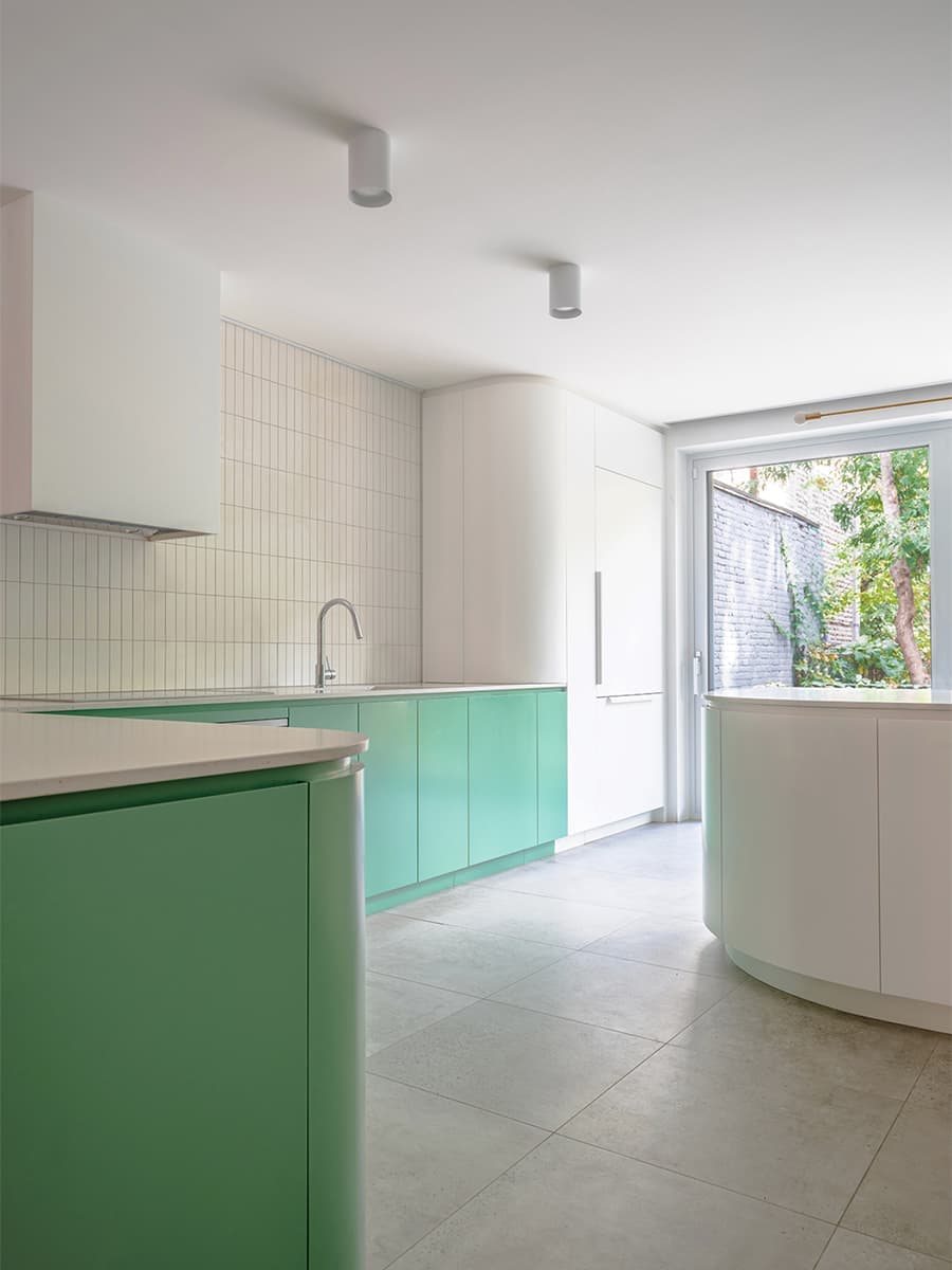 Воздушный интерьер квартиры в Монреале – проект канадской студии Naturehumaine