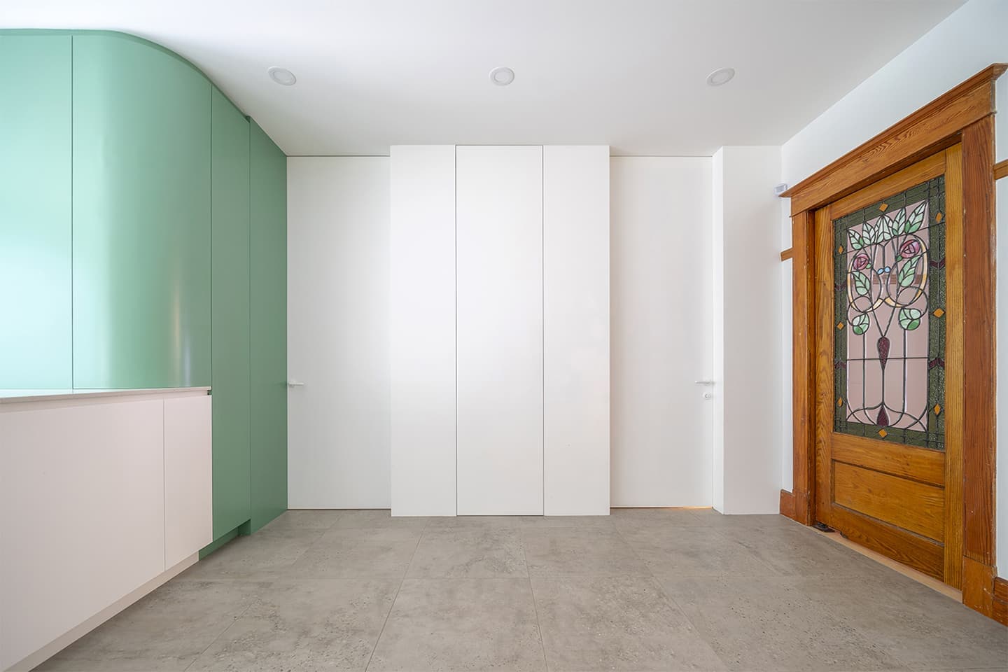 Воздушный интерьер квартиры в Монреале – проект канадской студии Naturehumaine