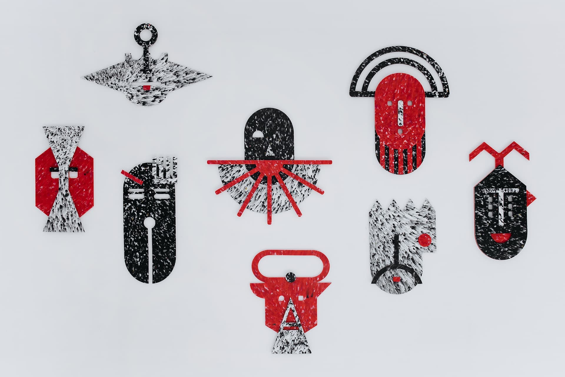 Коллекция масок RE:d totems от бренда 52 Factory