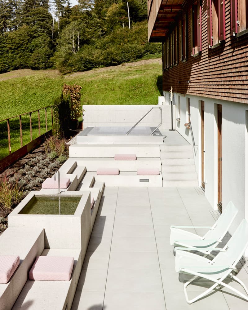 Теплый домашний интерьер семейного отеля в Австрии – проект архитектурного бюро firm Architekten