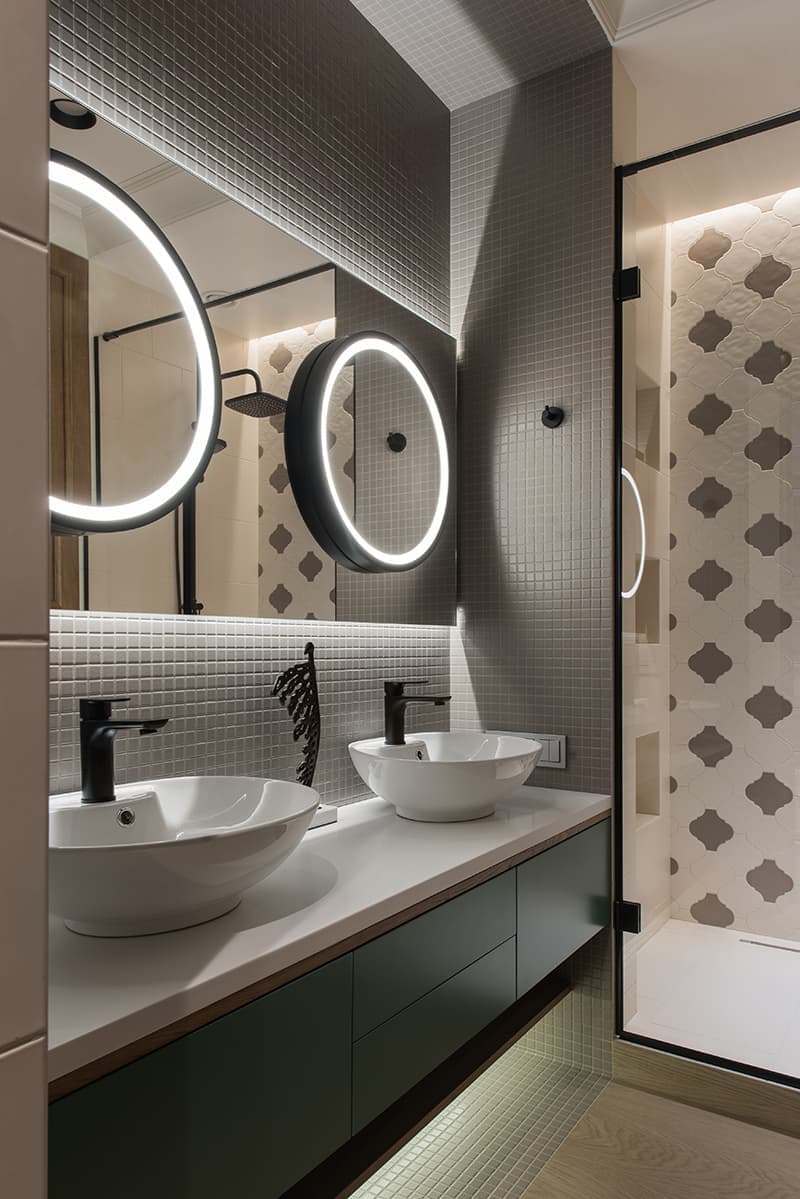 Квартира с четырьмя спальнями в глубоких оттенках – проект Buro.Team