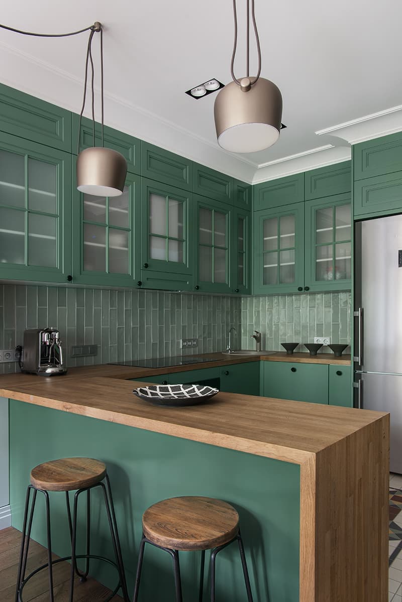 Квартира с четырьмя спальнями в глубоких оттенках – проект Buro.Team