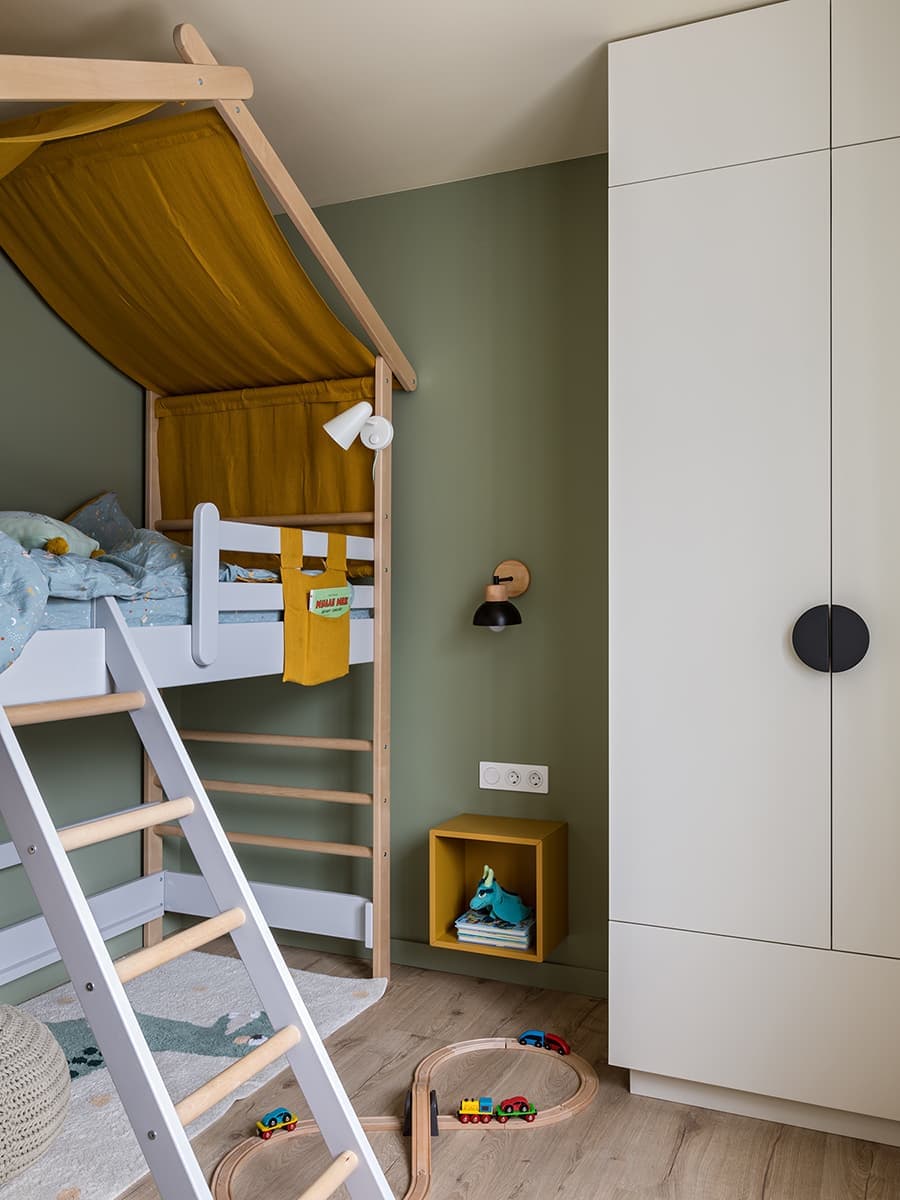 Красочный интерьер с розовой кухней – проект Екатерины Успенской