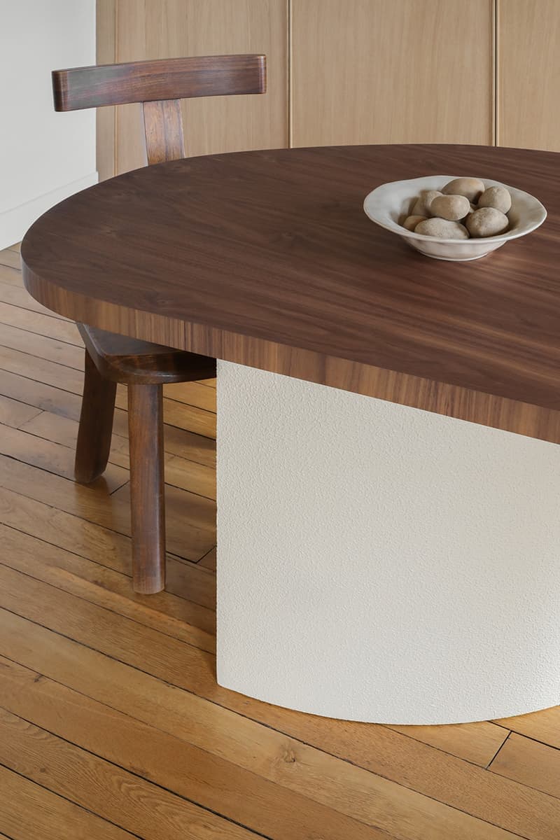 Эргономичная планировка уютной квартиры в Париже – проект Heju Studio