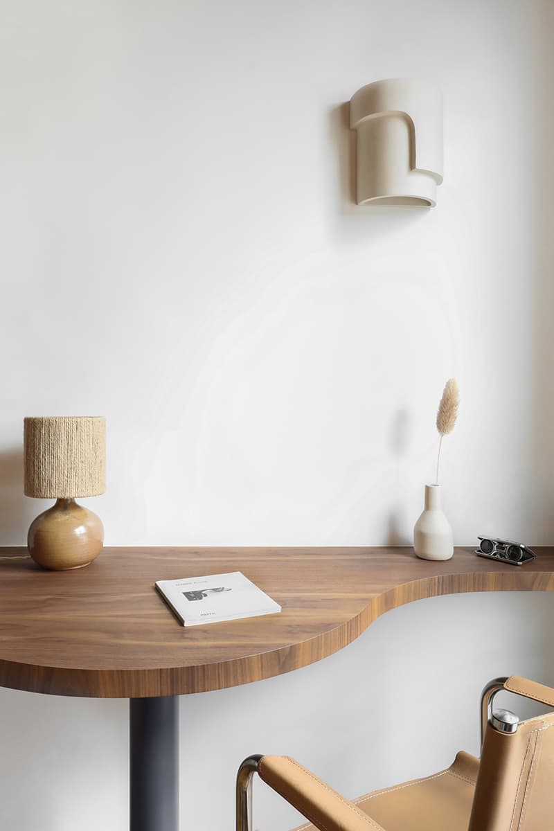 Эргономичная планировка уютной квартиры в Париже – проект Heju Studio