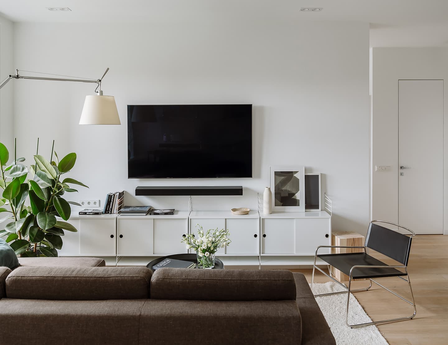 Монохромная квартира со скандинавским настроением – проект студии Style By Sorensen