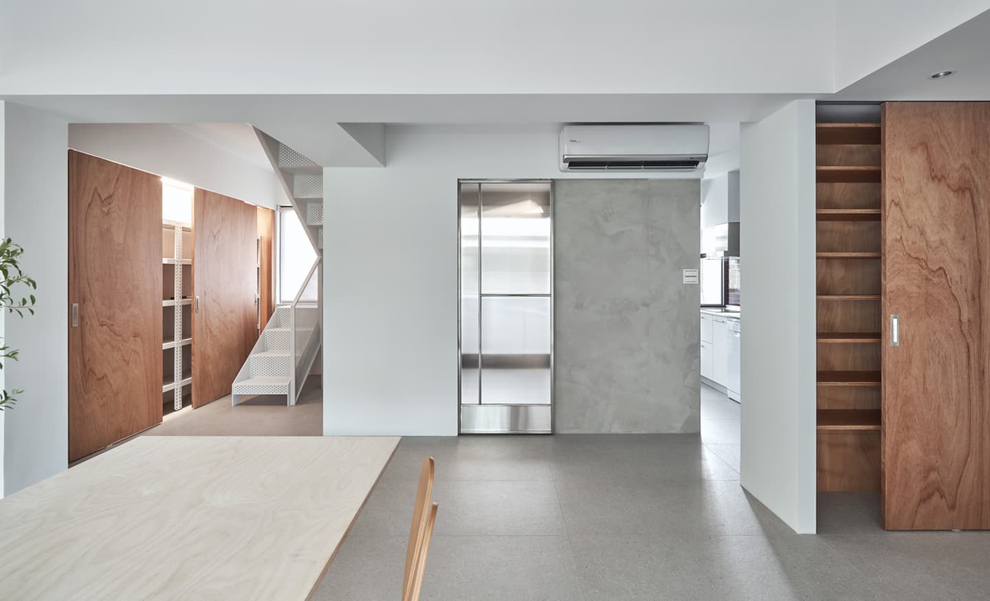 Двухуровневая квартира в стиле «домика на дереве» – проект ST Design Studio