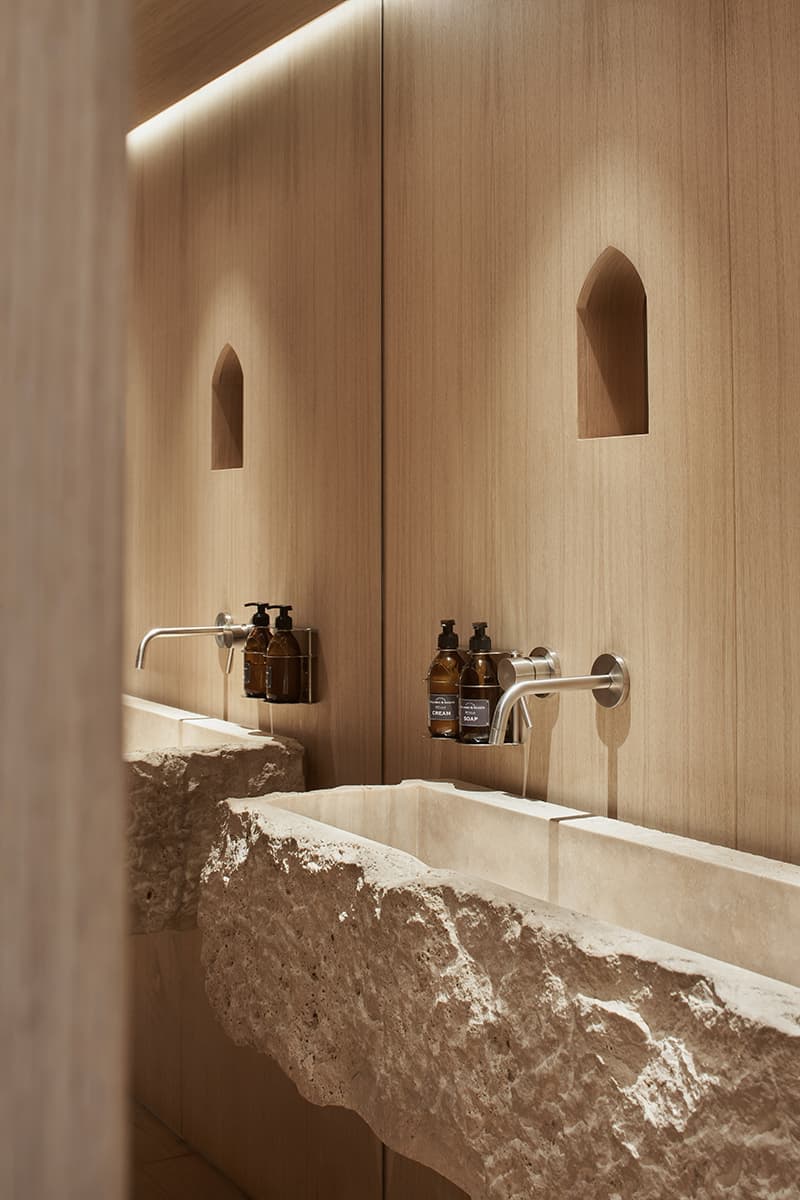 Ресторан в стиле католической церкви – проект DA Bureau