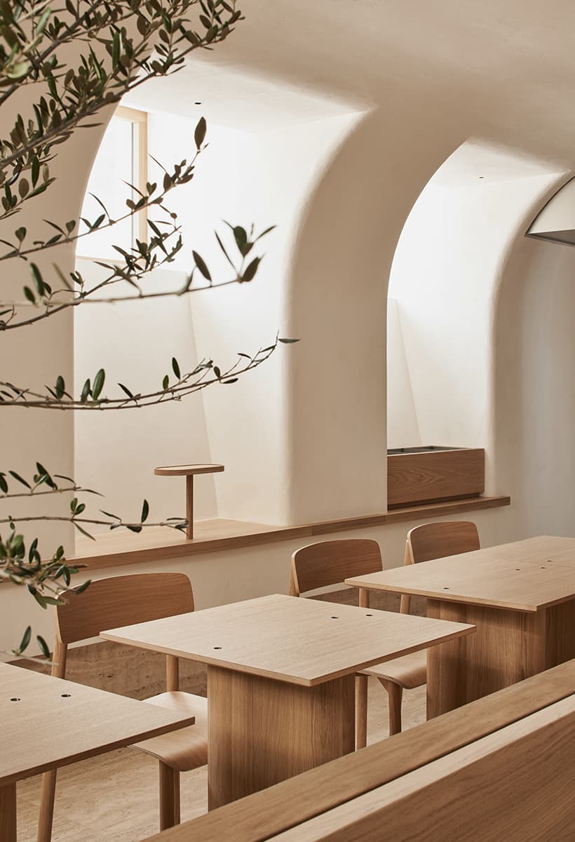 Ресторан в стиле католической церкви – проект DA Bureau
