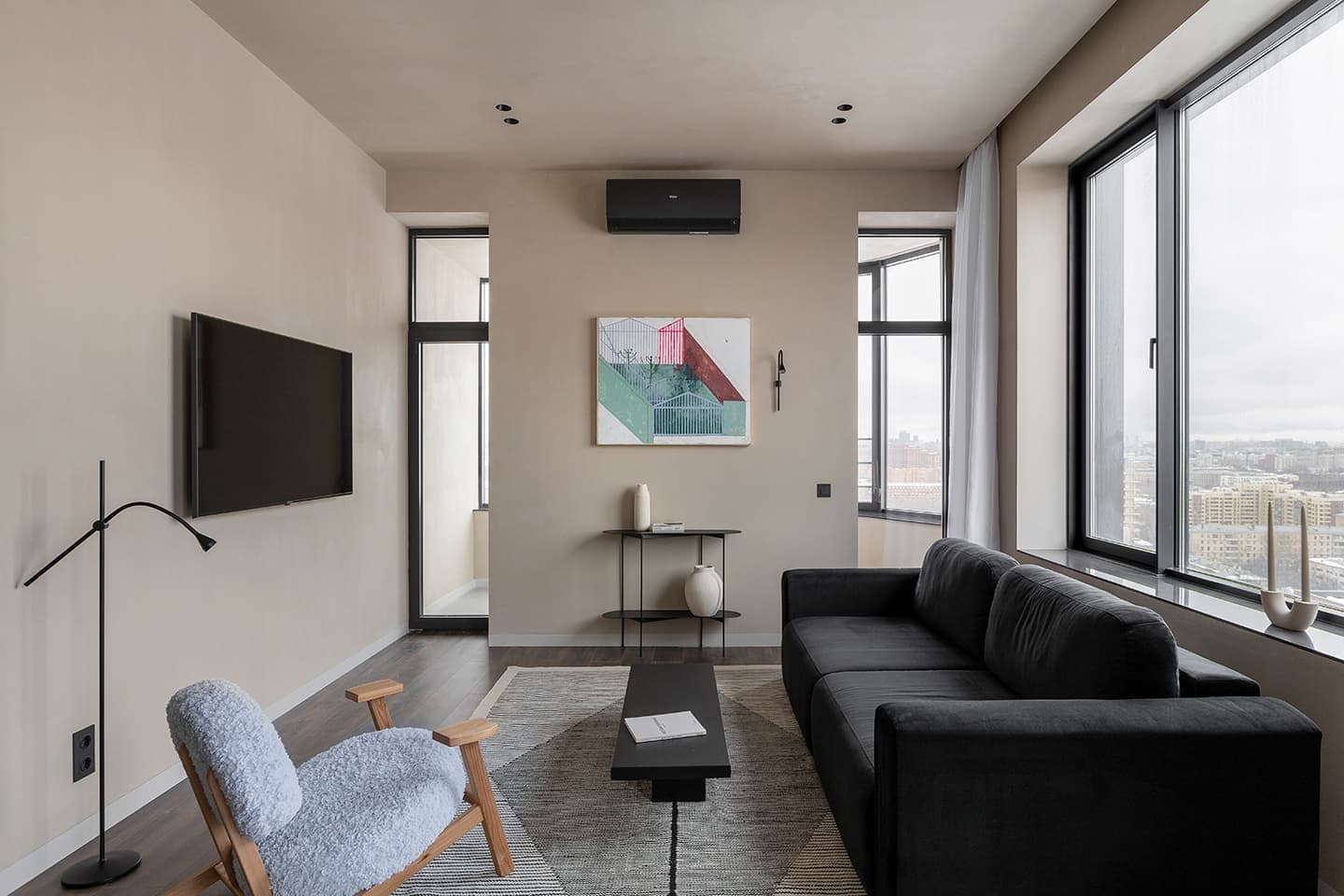 Нетривиальная квартира под сдачу – коллаборация MANU Bureau и Адрианы Кано Лимарино