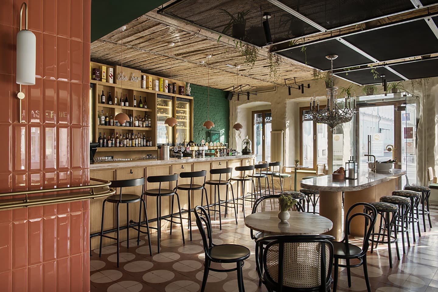 Модная эклектика в интерьере московской брассерии – проект бюро Archpoint