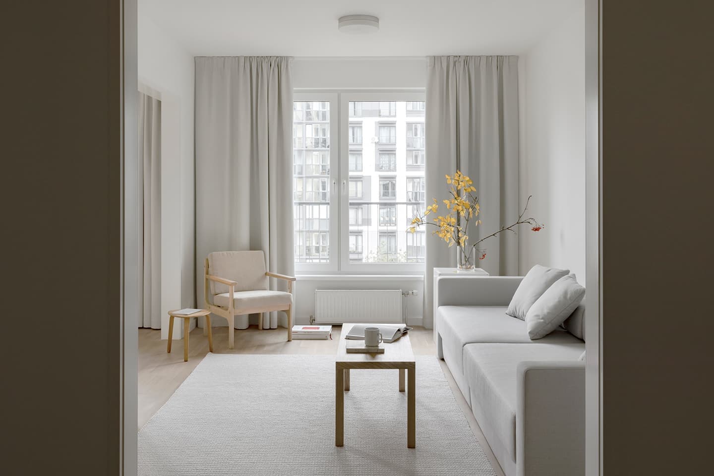 Лаконичный интерьер для пары из Минска – проект бюро Radical Passive