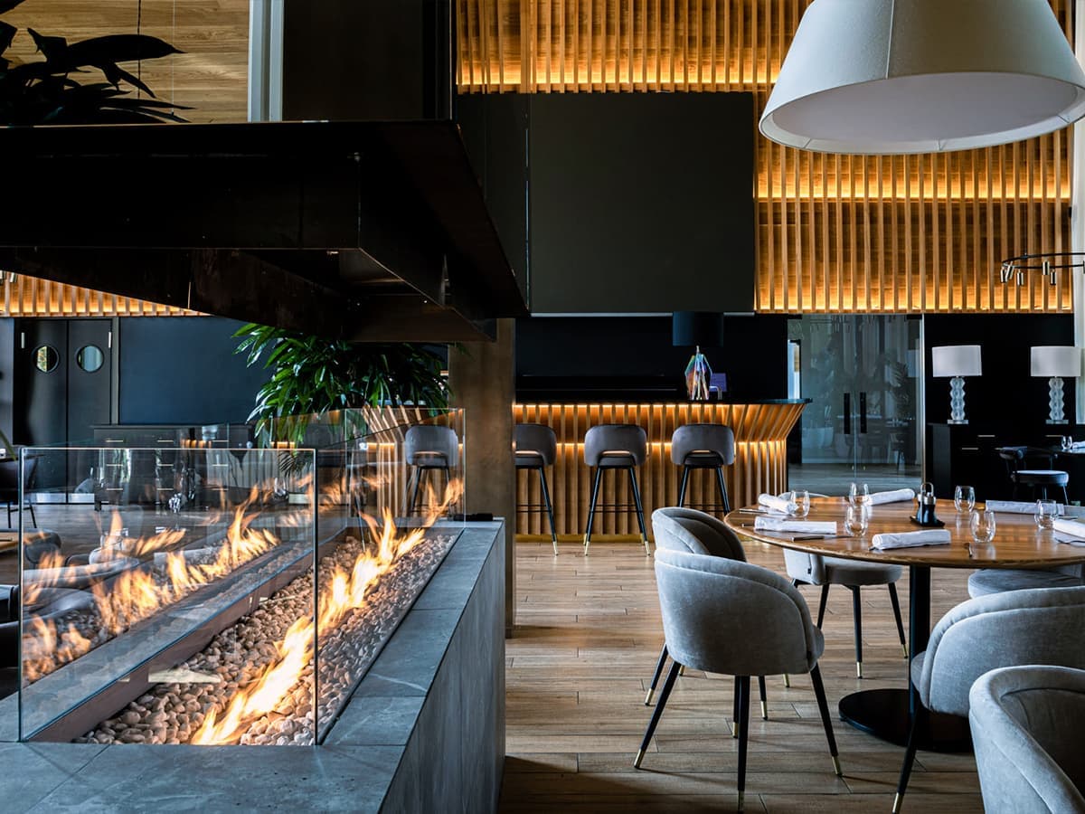 Интерьер ресторана в стиле альпийского шале – проект Elena Krylova Studio