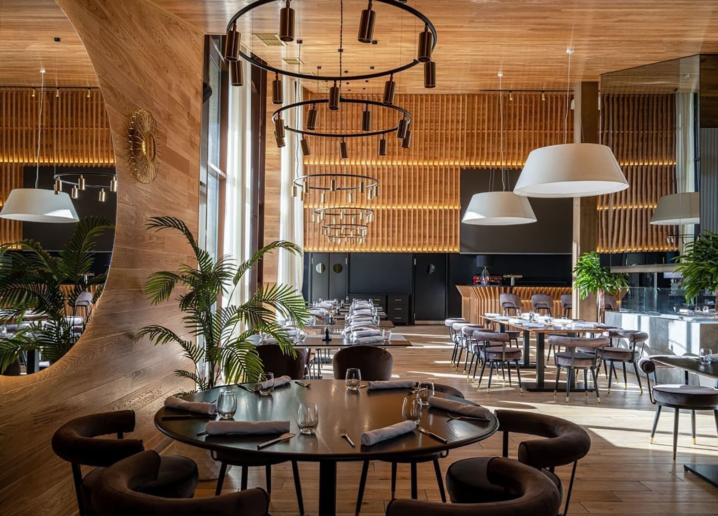 Интерьер ресторана в стиле альпийского шале – проект Elena Krylova Studio