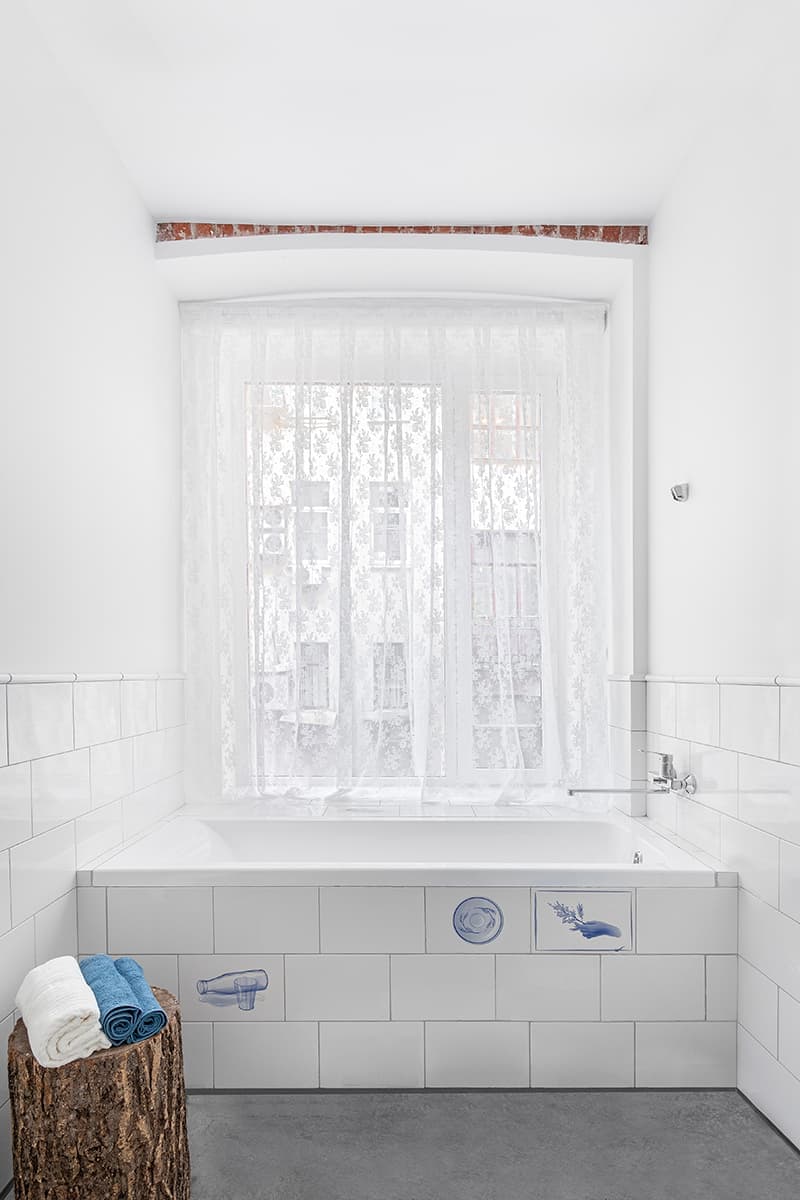 Уютный интерьер с элементами гжельской росписи – проект Сони Черных