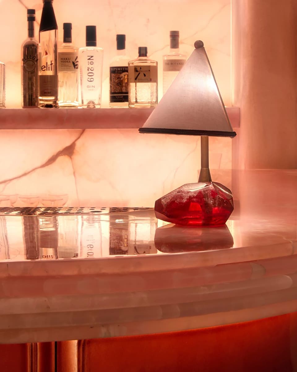 Драматичный интерьер для бара The Red Room – проект Bryan O’Sullivan Studio