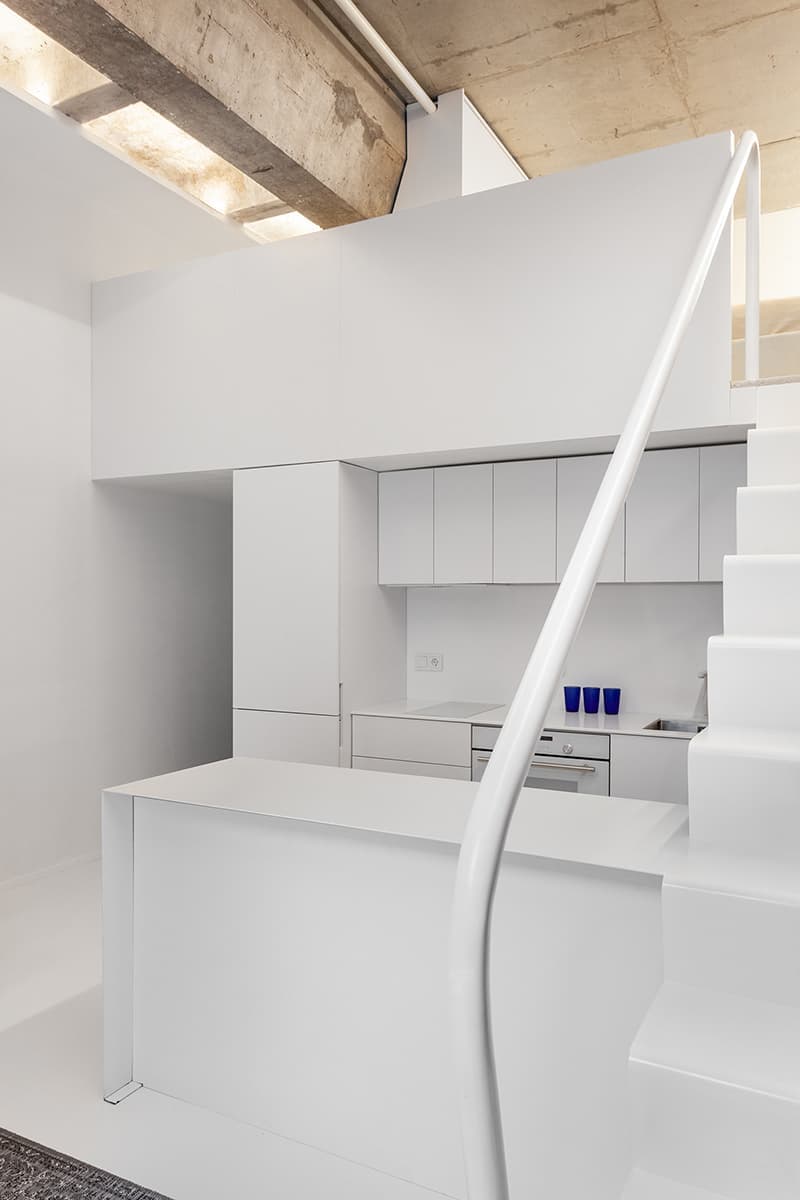 Двухуровневая квартира с индустриальными деталями – проект Room Design Buro