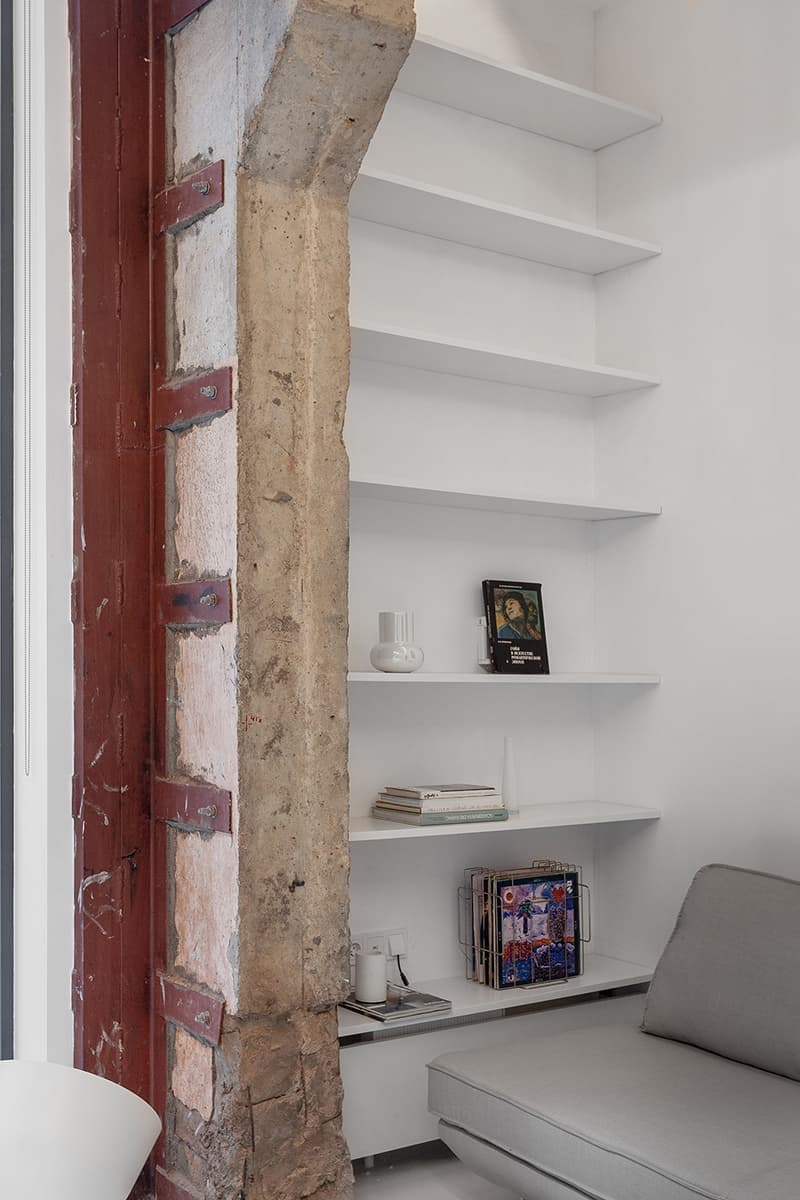 Двухуровневая квартира с индустриальными деталями – проект Room Design Buro